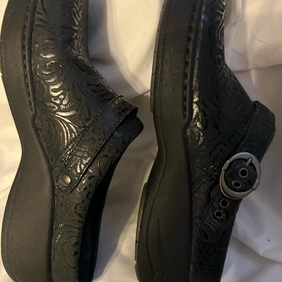 EUC Dansko clogs or mules. Size 38. - Picture 5 of 13